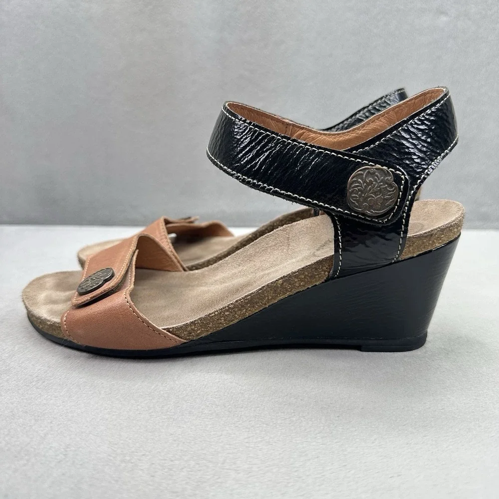 Womens Size 6.5 / 37 TAOS Festival Wedge Sandals Black Patent Leather High Heel